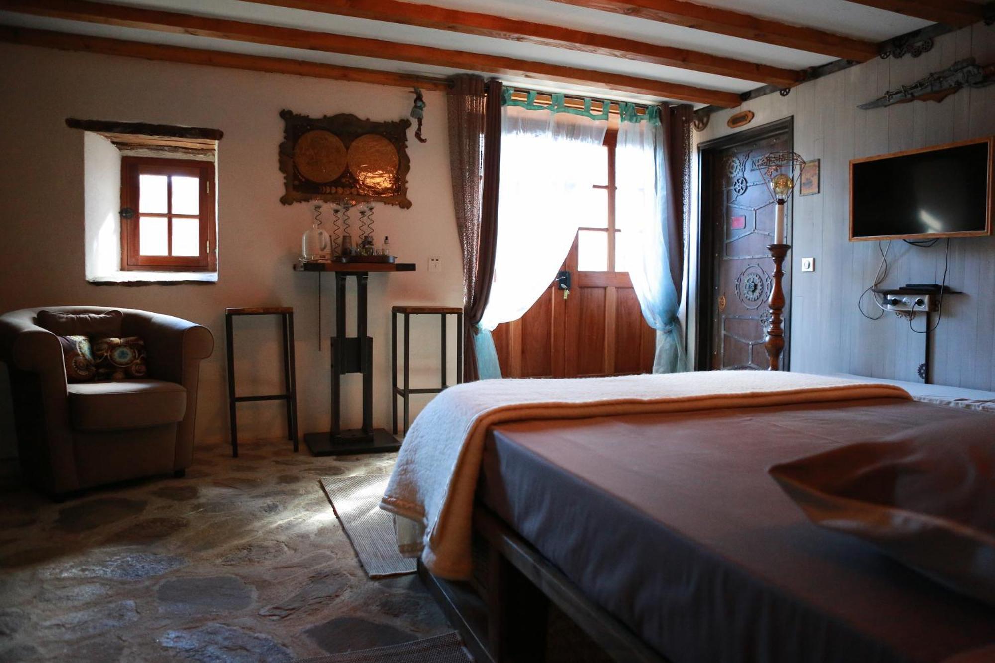Chambre Steampunk Jules Vernes Bosbonparent Exteriör bild